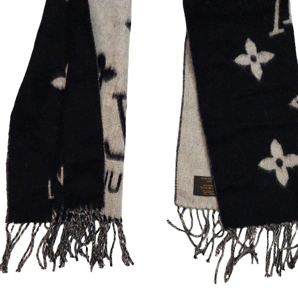 LOUIS VUITTON LV Reykjavik Black & Grey Reversible Scarf - Picture 3 of 13